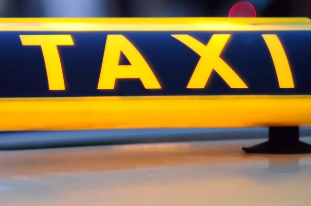 Таксист помог правоохранителям задержать курьеров мошенников