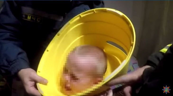 ЧП в Жодино: ребенок головой застрял в горшке